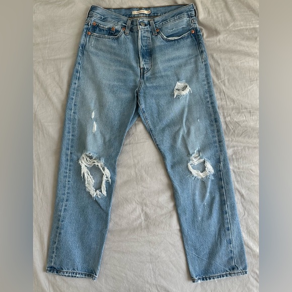Levi’s Wedgie Straight Ripped Jeans Women’s - Picture 2 of 7